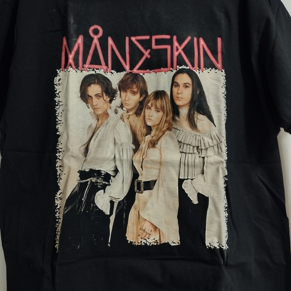 Gildan Black Graphic Band Tee - Picture 2 of 6